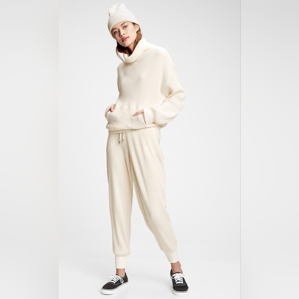 The GAP Waffle Knit Turtle Neck Pocket Sweatshirt And Matching Sweats Size XS
